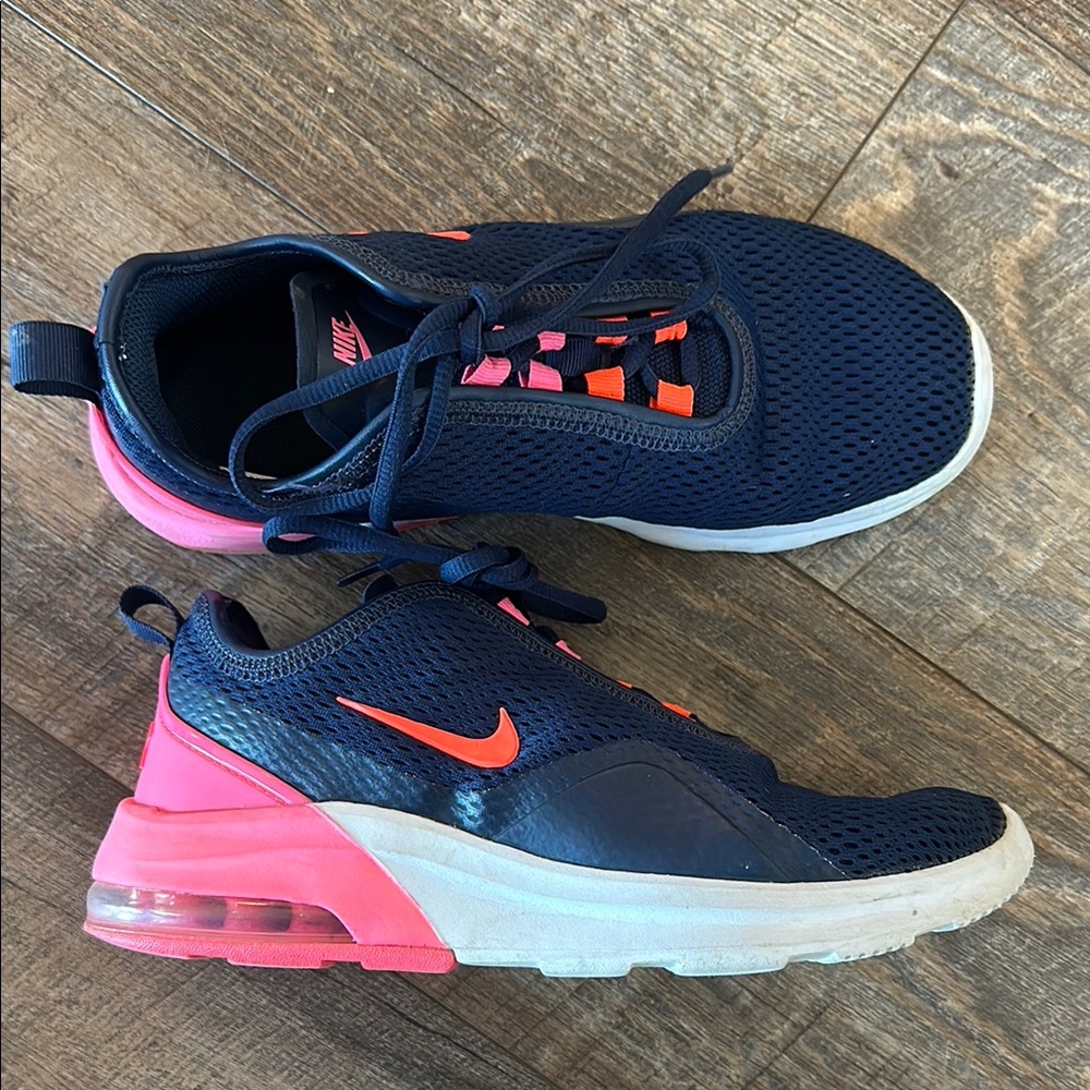 Nike Air Max Motion 2 Women’s running shoe